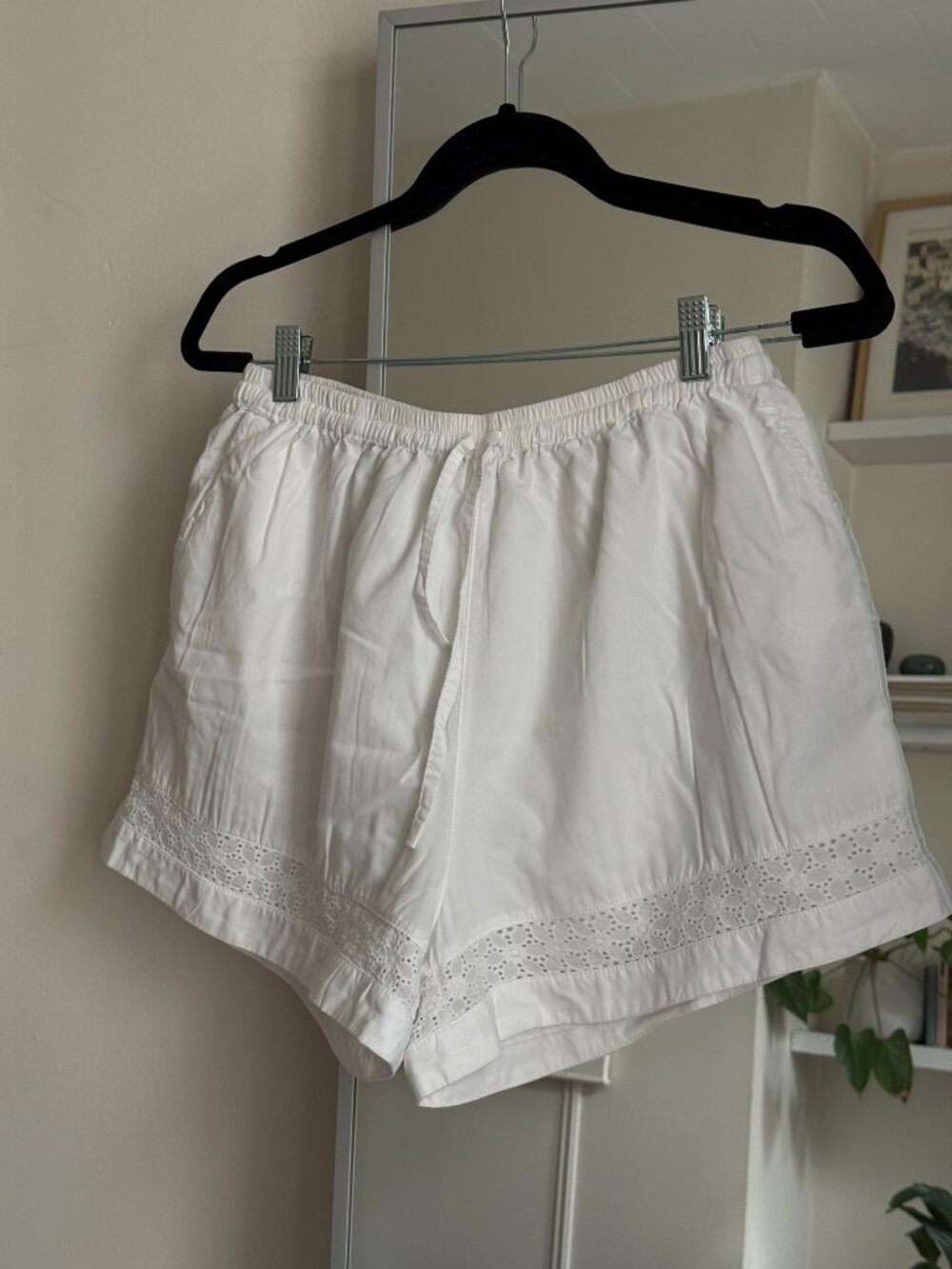 Piyama Giselle Tie Front Lace Trim Pajama Set with Shorts White Large - Picture 4 of 5